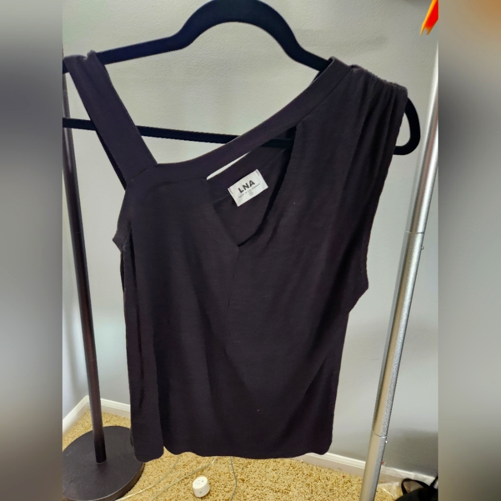LNA Black Top